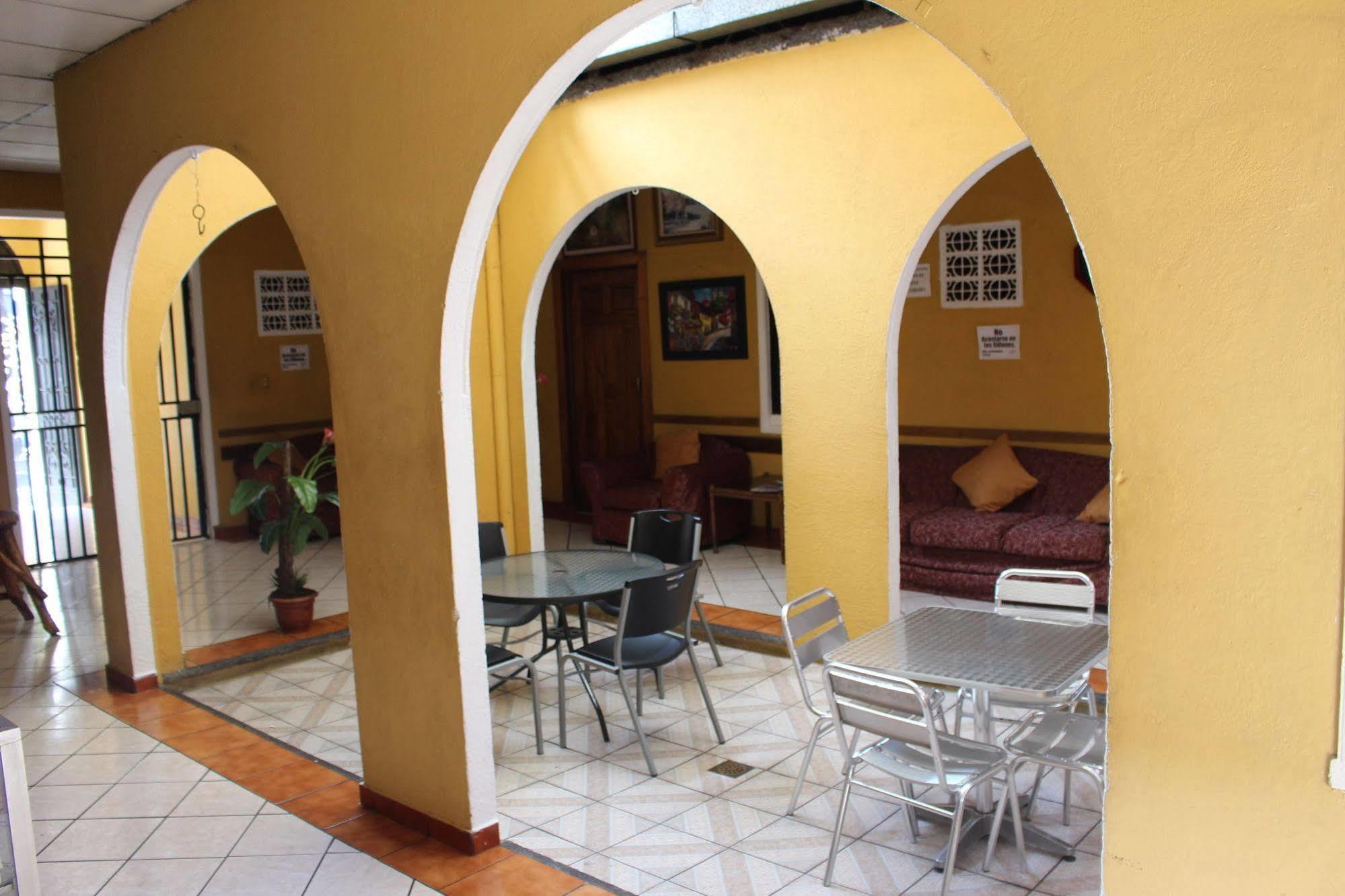 Hotel Pasadena II San Salvador Exterior photo